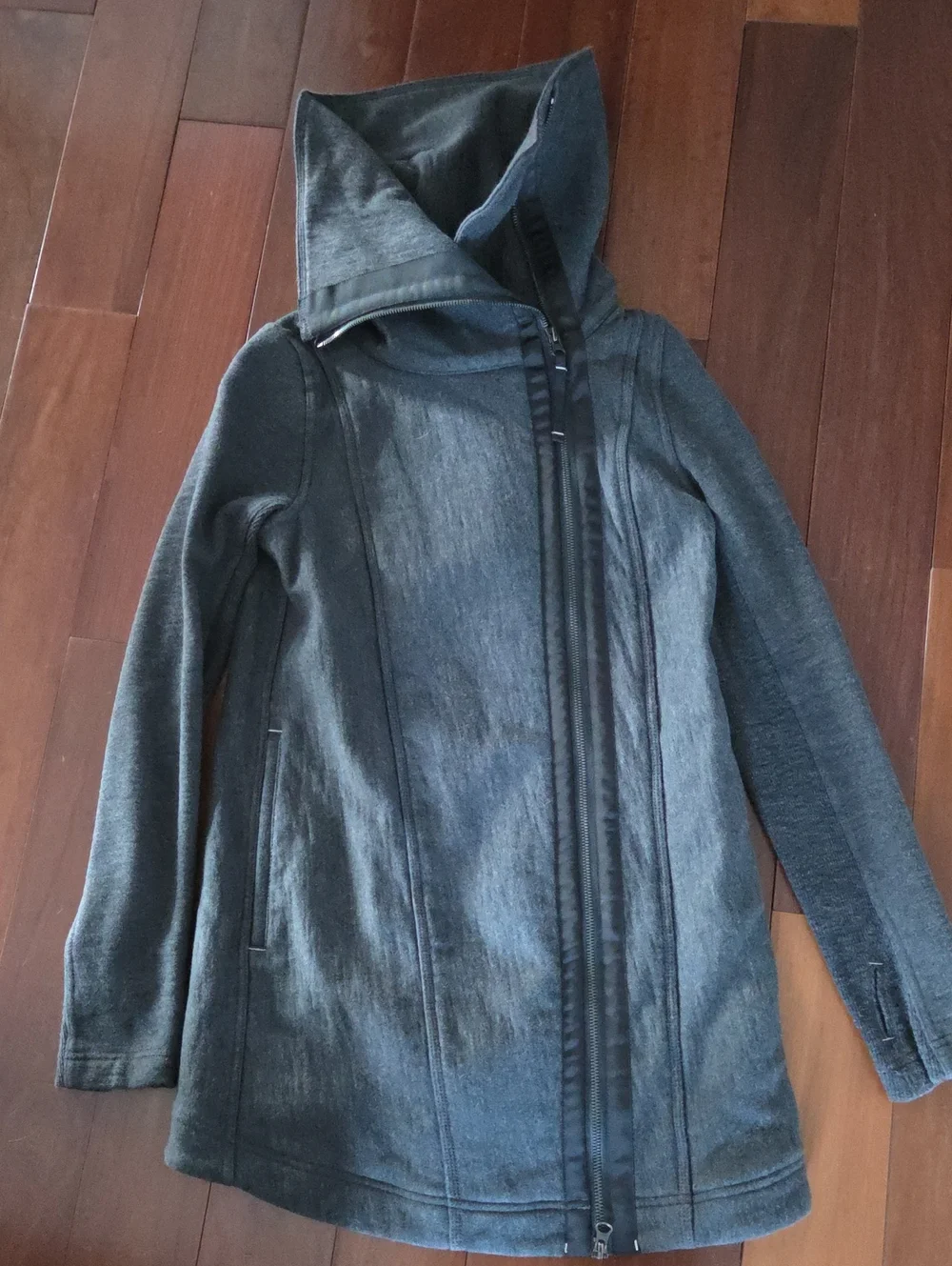 Lululemon Funnel Neck Stand Up Collar Asymmetrical Zip Gray Jacket Size 4